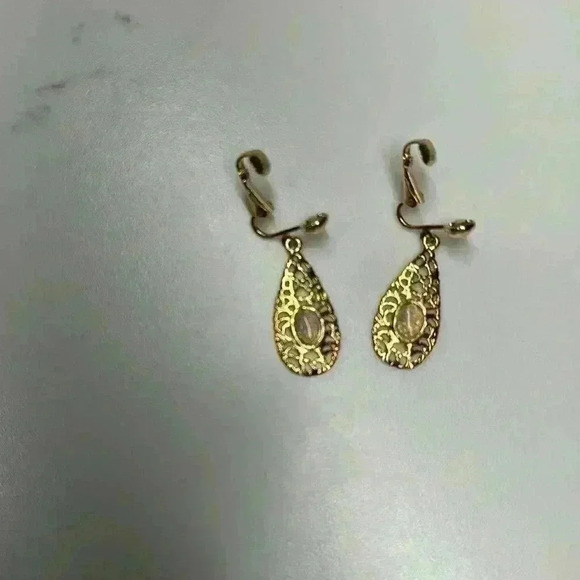 Vintage Elizabeth Farrell Gold Tone Drop Clip On Opal Earrings - Picture 2 of 4